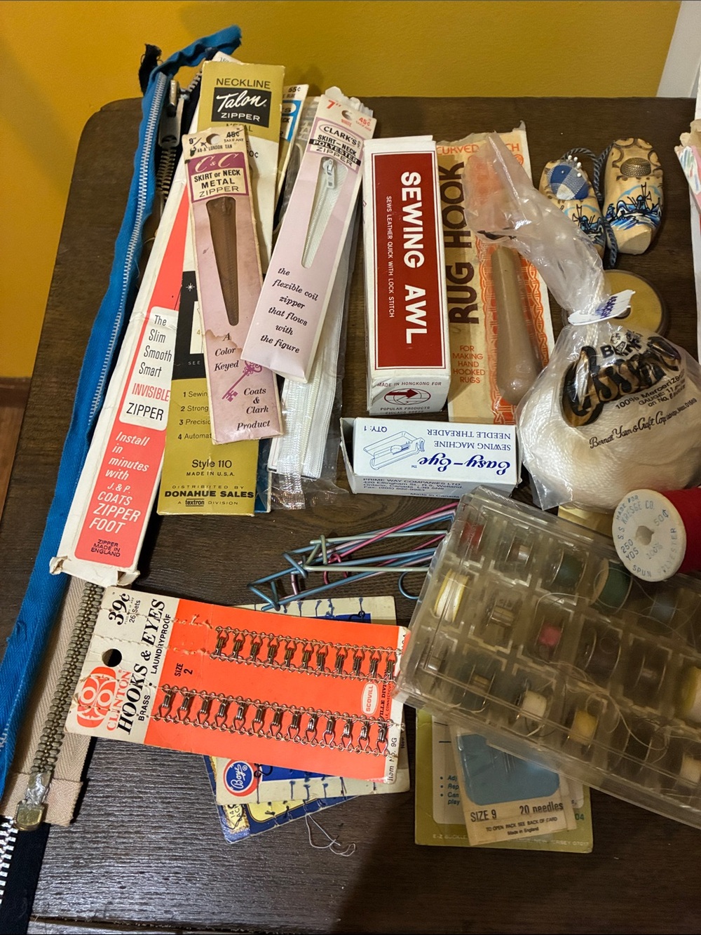 Large Lot of Assorted Sewing & Zipper Accessories -
